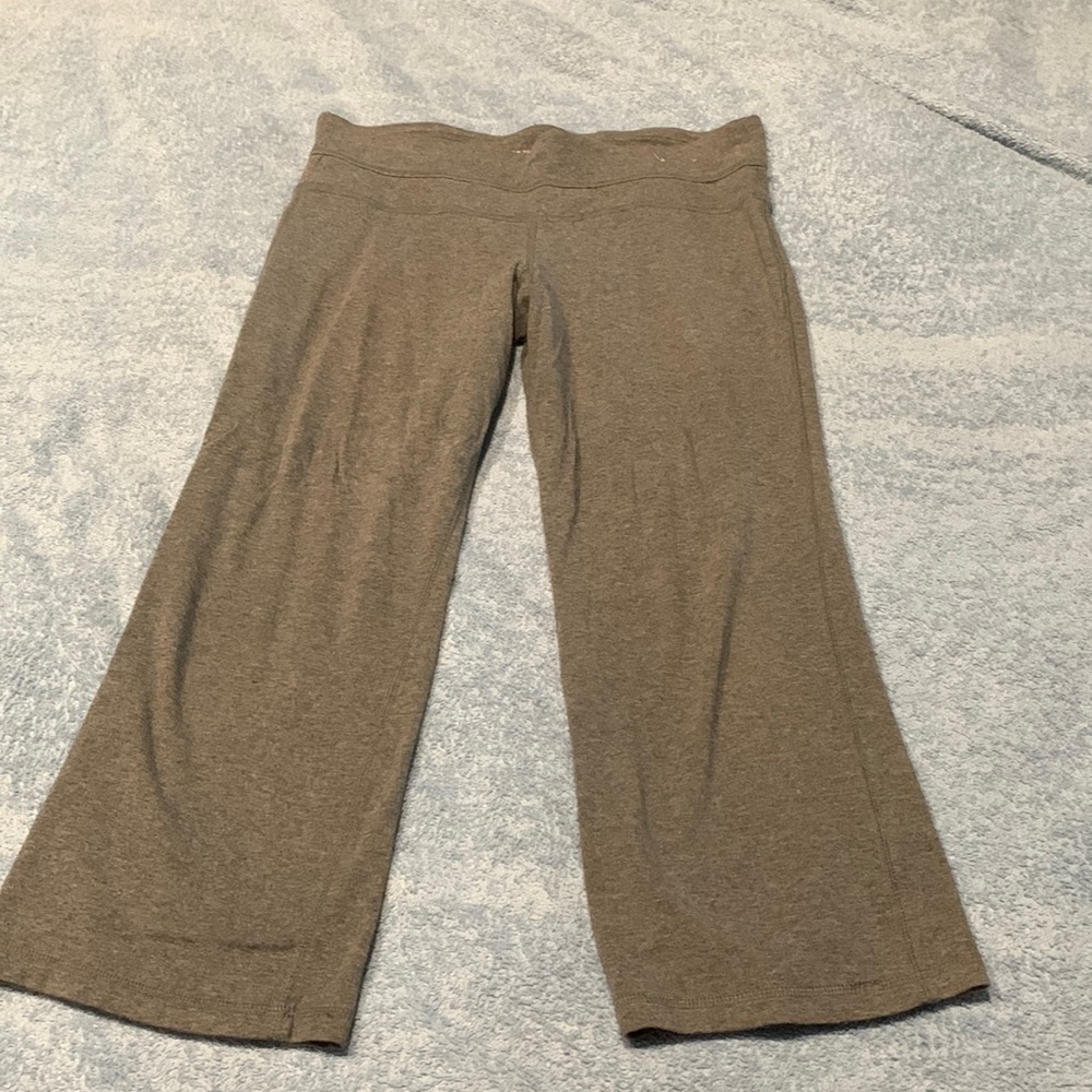 2 pair 3/4 pants. Small. Black/grey.